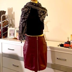 🎸 NWT GUESS BURGUNDY WINE VEGAN LEATHER MINI 🎸